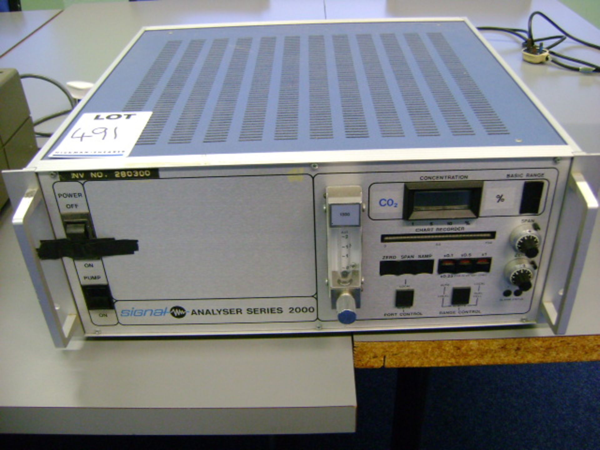 SIGNAL ANALYSER SERIES 2000 240V