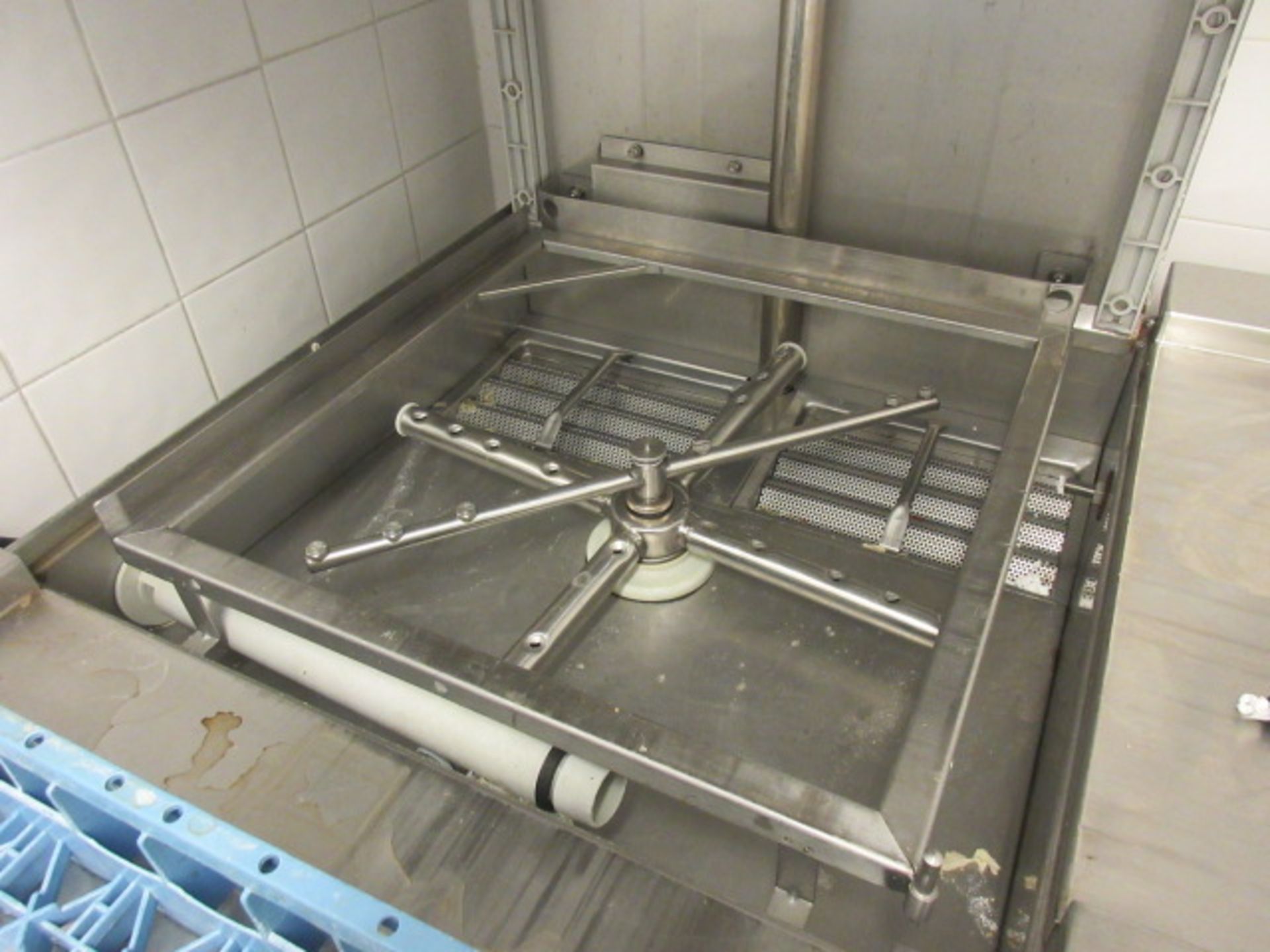 COMENDA C155 GLASS WASHER, INFEED DRAIN BOARD WITH A WASH FOOD MACHINATOR, SINK WITH FLEXI WASH - Image 4 of 5