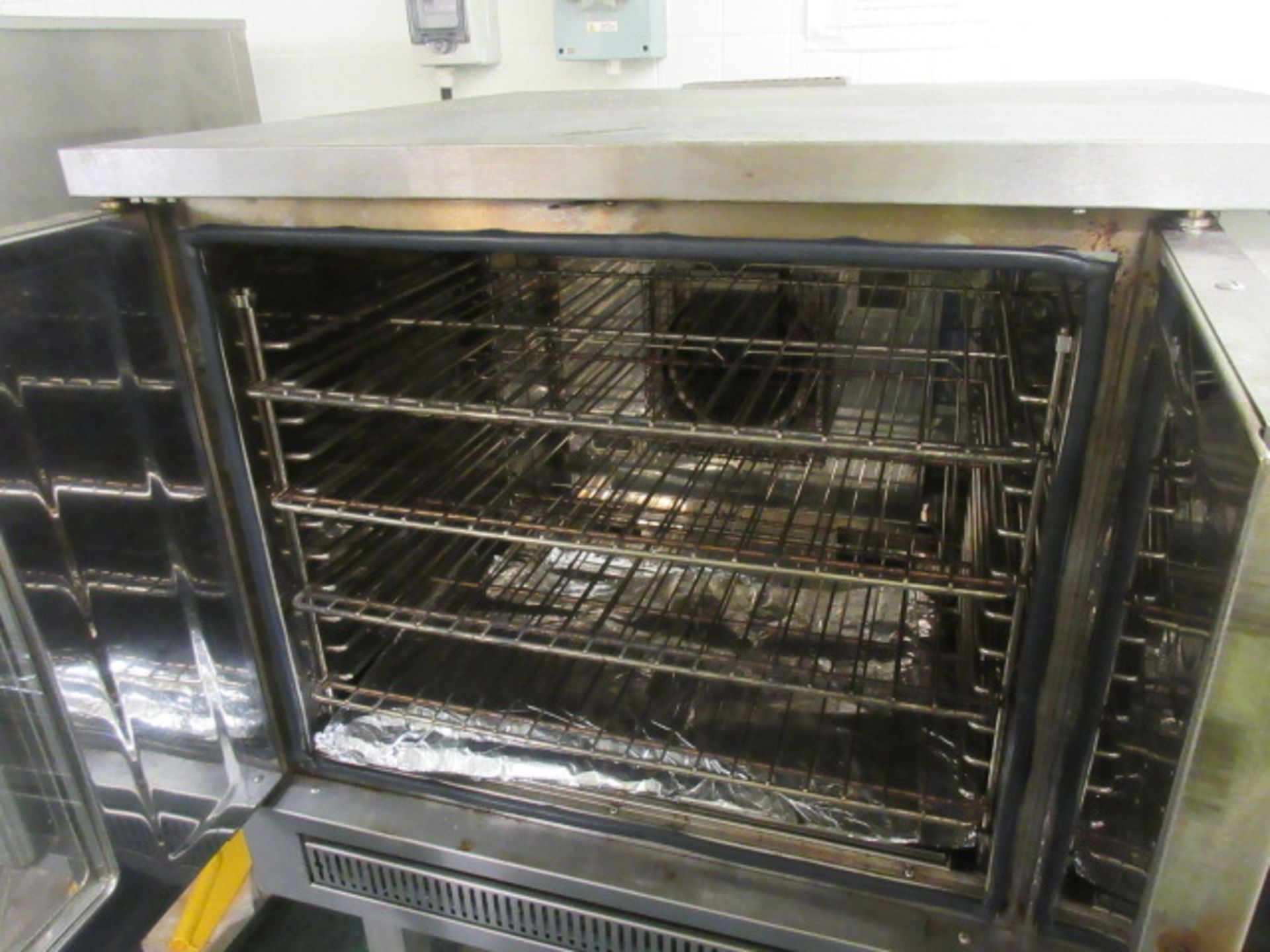 FALCON G7208 GAS HEATED OVEN ON MOBILE BASE 240V SUPPLY - Image 2 of 4