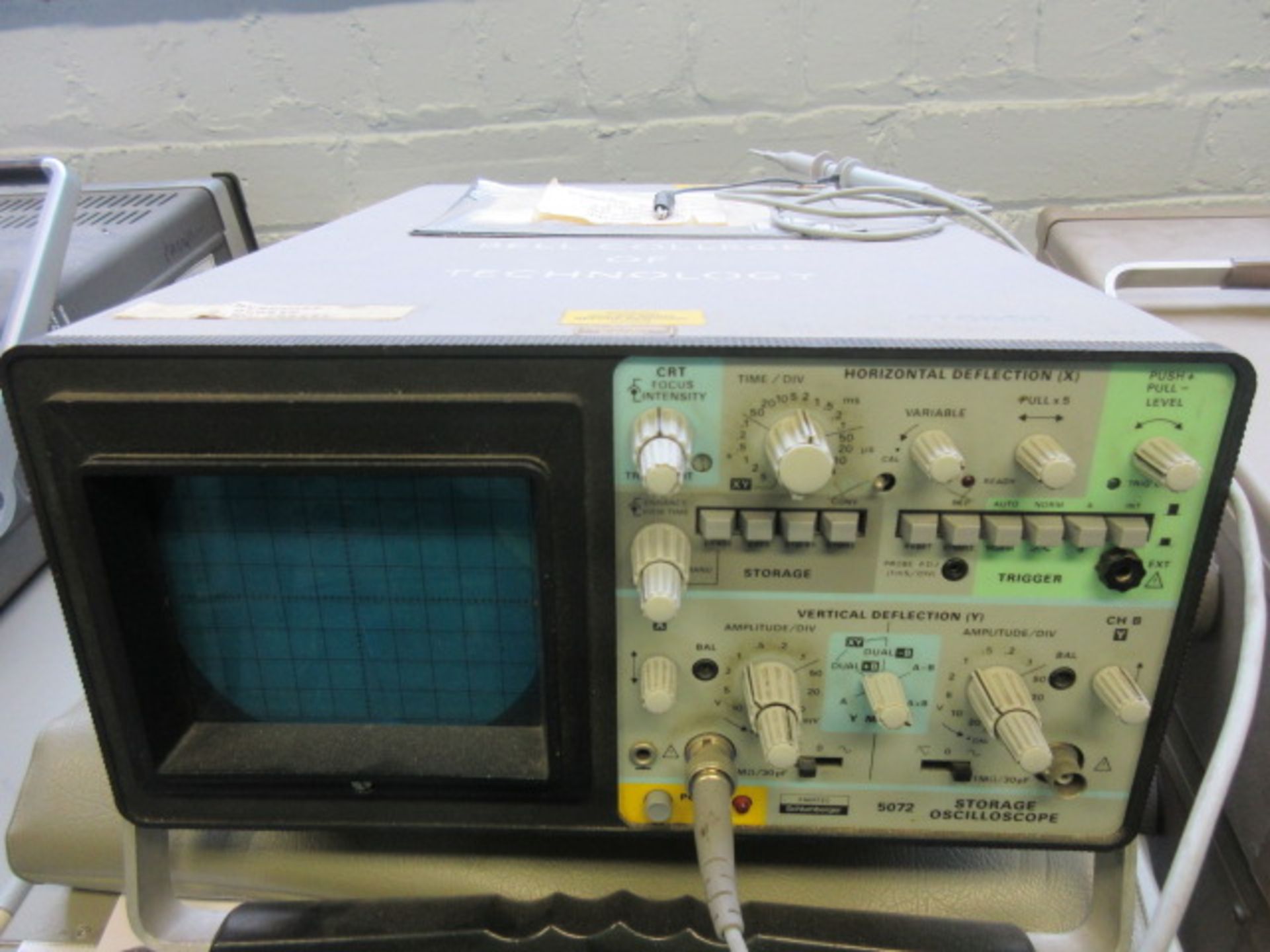 ENERTEC SCHLUMBERGER 5072 STORAGE OSCILLOSCOPE