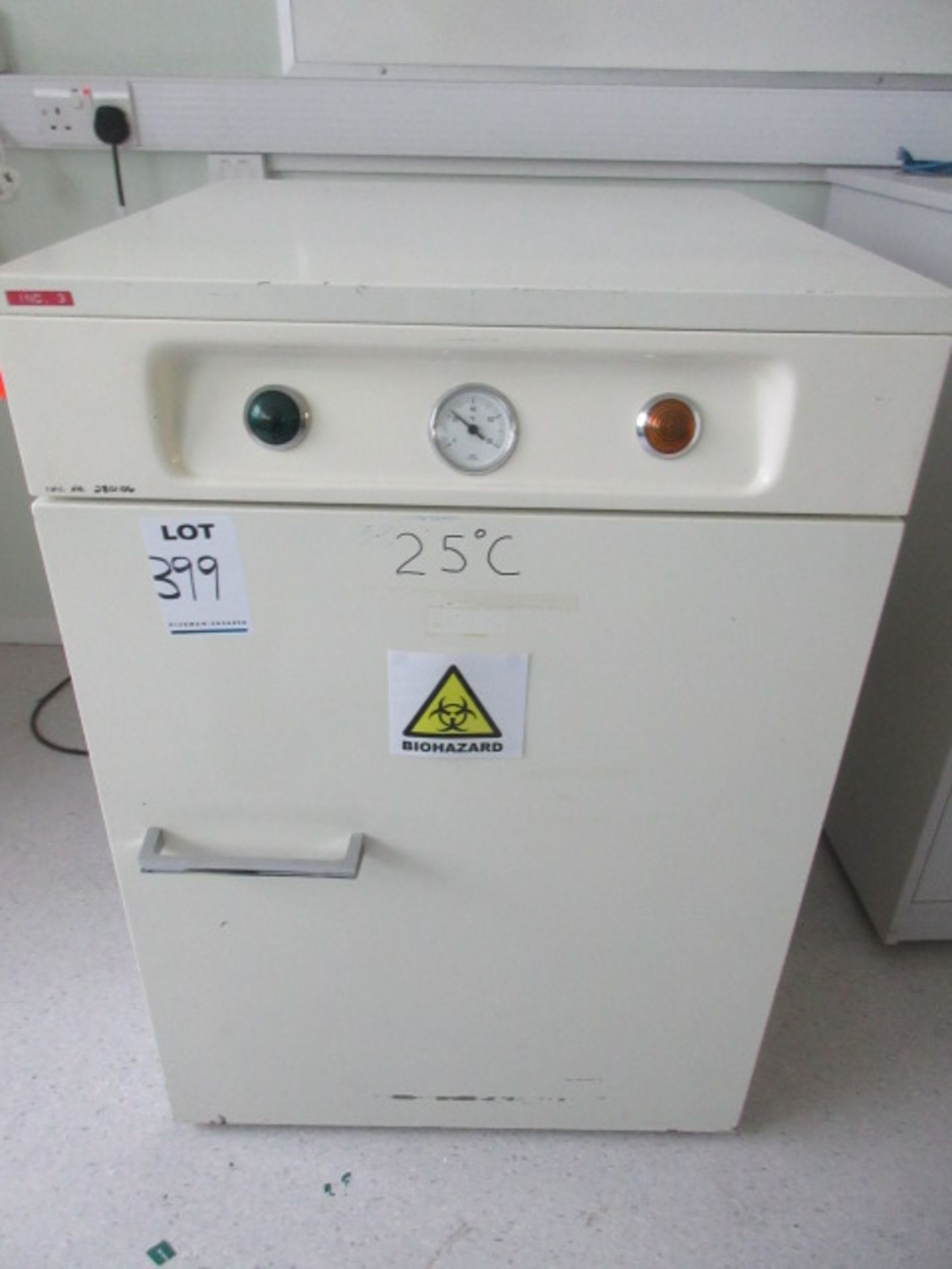 LABORATORY & ELECTRICAL ENG Co P2 ELECTRIC OVEN 480mm WIDE x 480mm DEEP x 600mm HIGH 240V