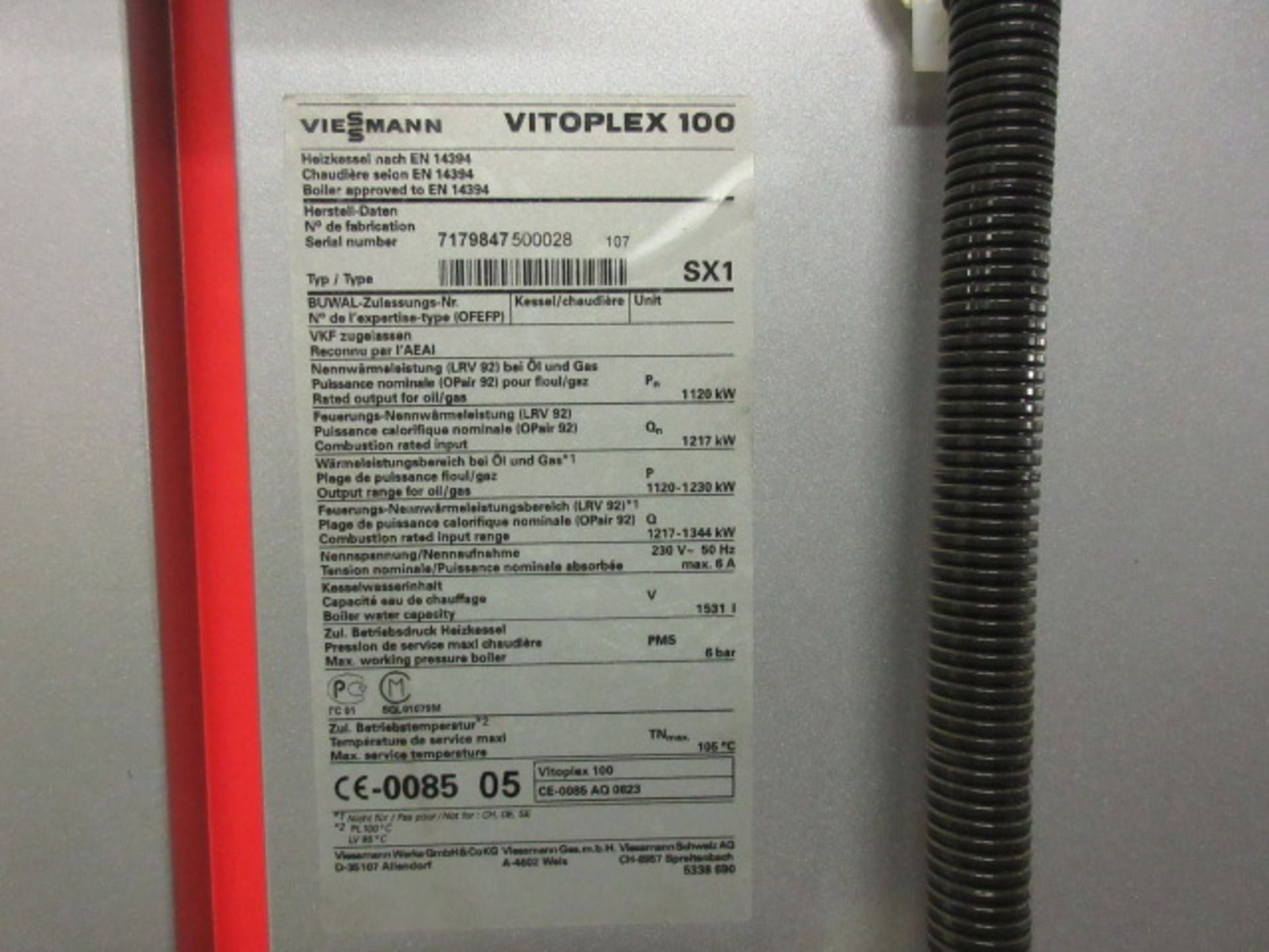 VIESMANN VITOPLEX 100 TYPE SX1 GAS POWERED WATER BOILER WITH RIELLO RS 120 BLU GAS BURNER AND GAS - Image 4 of 6