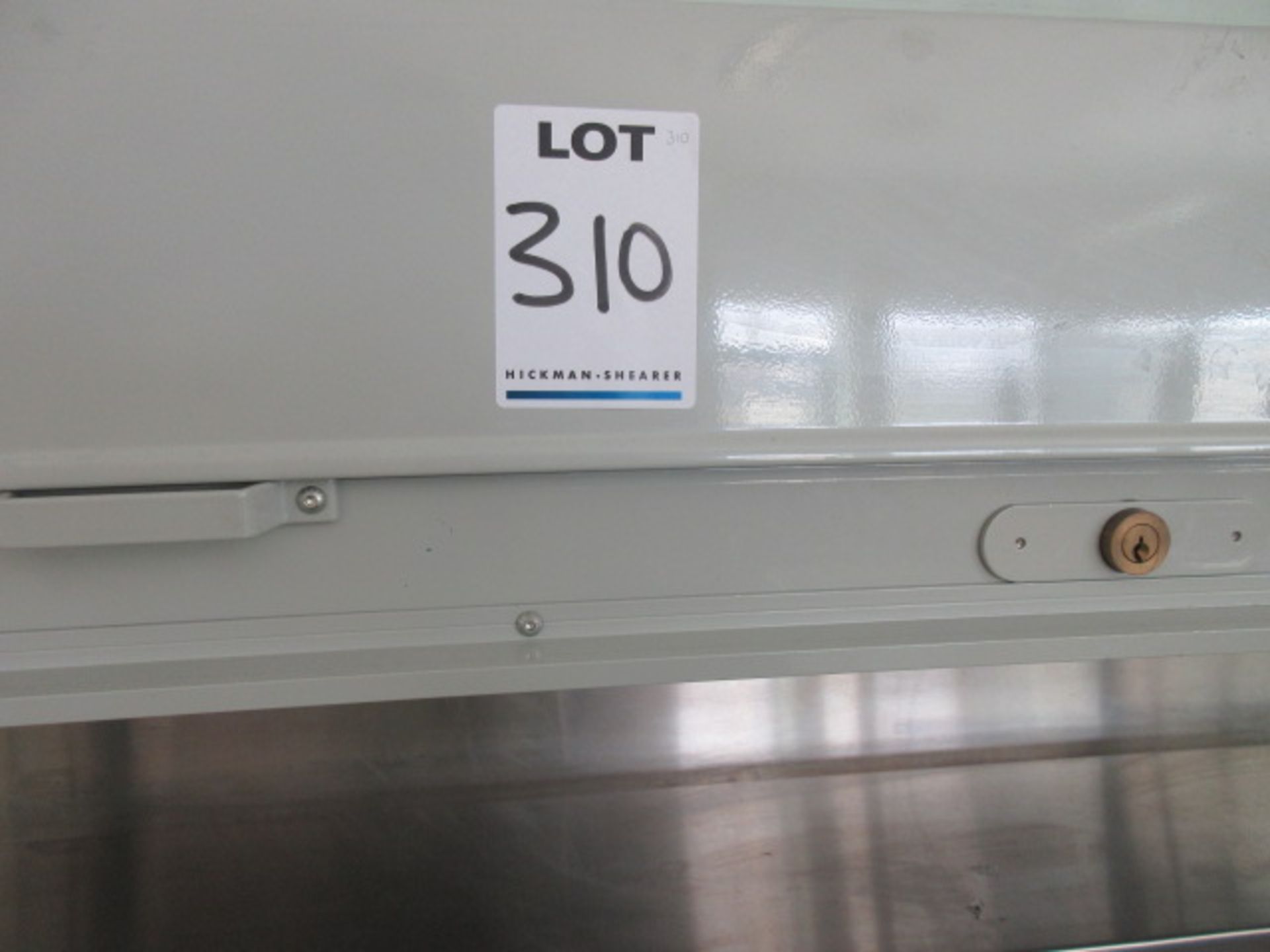 A REFRIGERATED SANDWICH COUNTER UNIT WITH EXTENDED COUNTER FOR DRINKS ETC & TRAY SHELF 4900 mm - Image 2 of 2