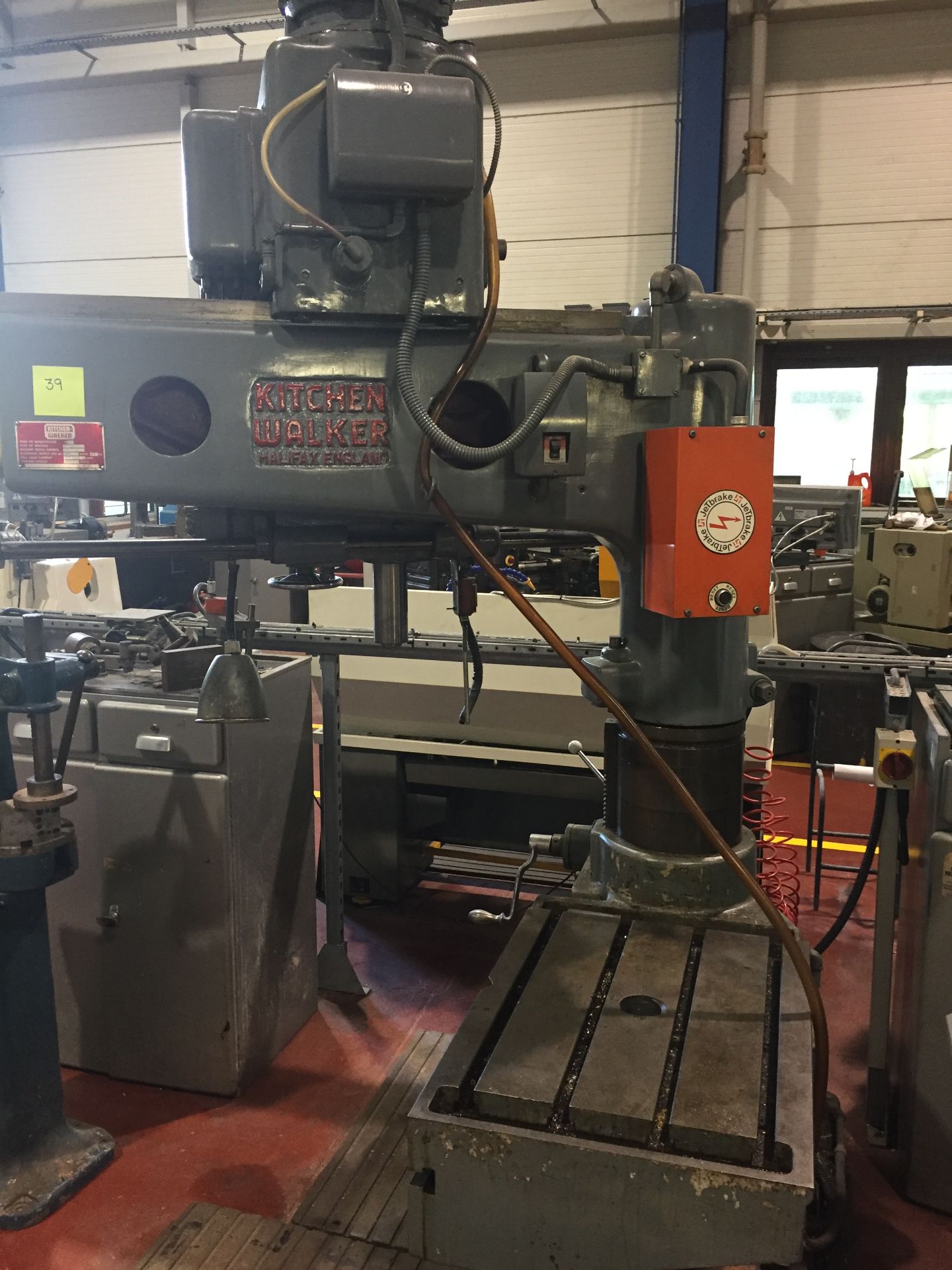 KITCHEN & WALKER 38" T-2 RADIAL ARM DRILL WITH BOX TABLE. SN 3469 (1982). - Image 2 of 3