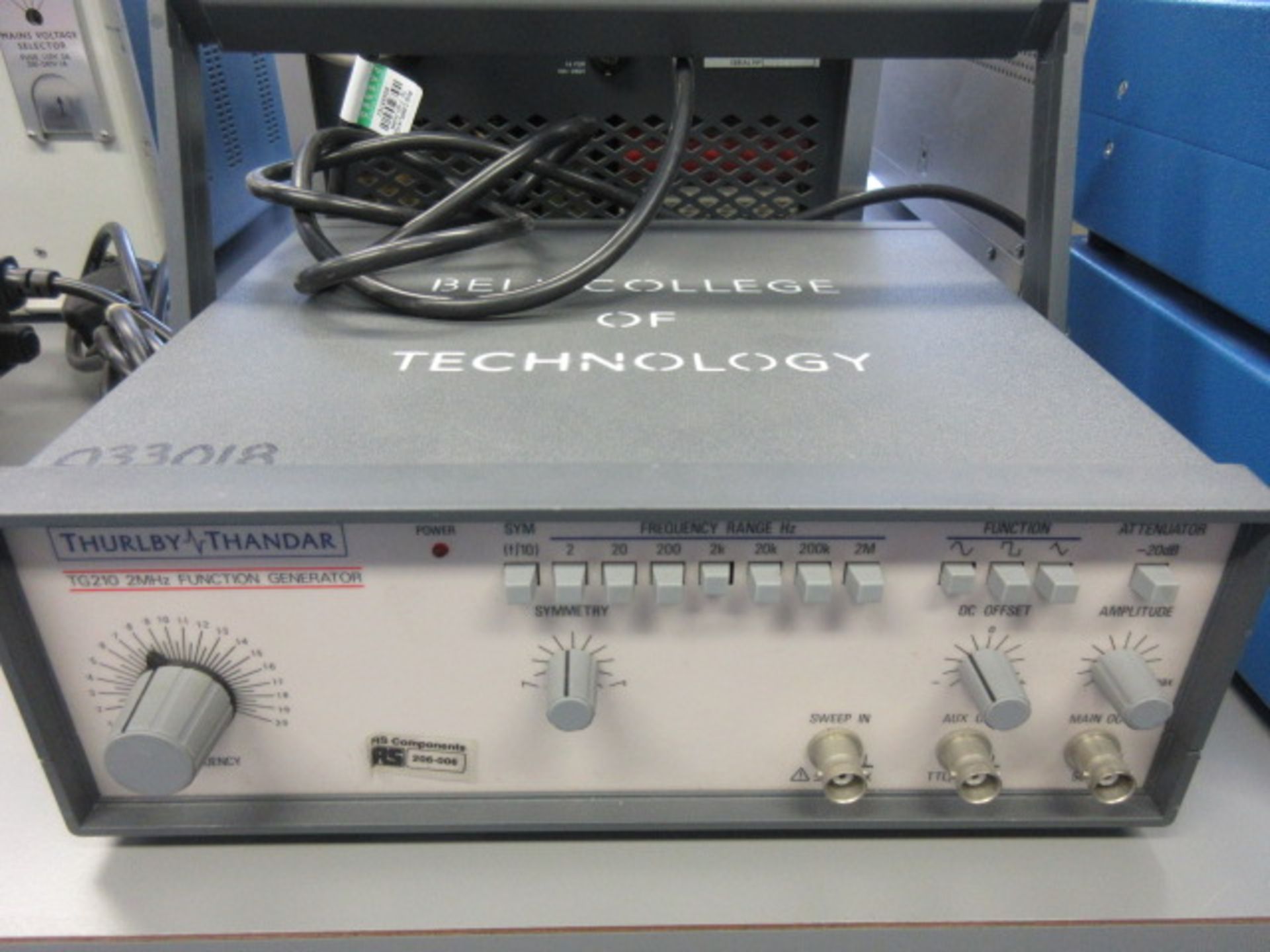 THURLBY & THANDER TG210 2MHz FUNCTION GENERATOR