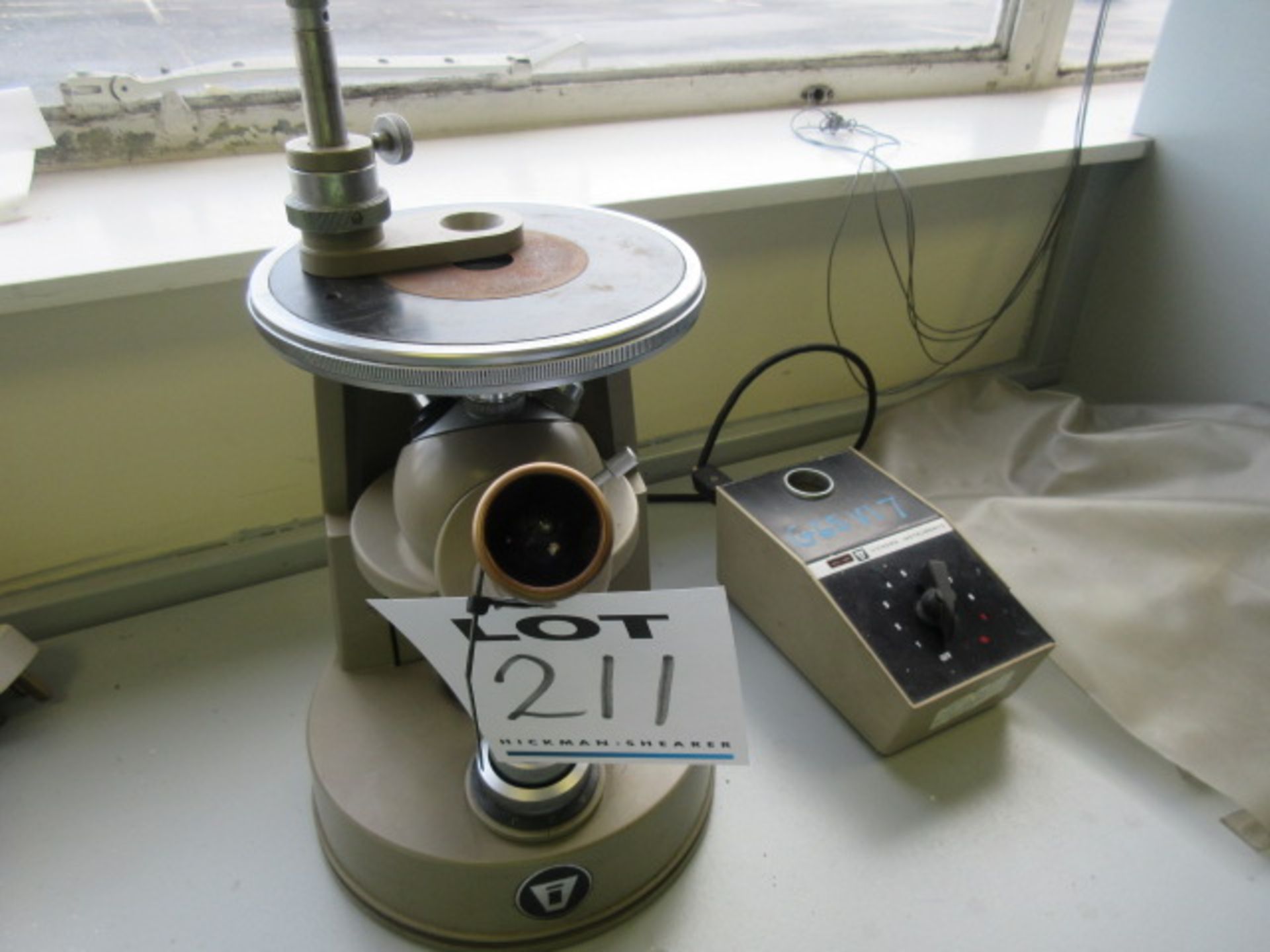 VICKERS BENCH TOP MICROSCOPE WITH LIGHT SOURCE SN 290163 - Image 2 of 2