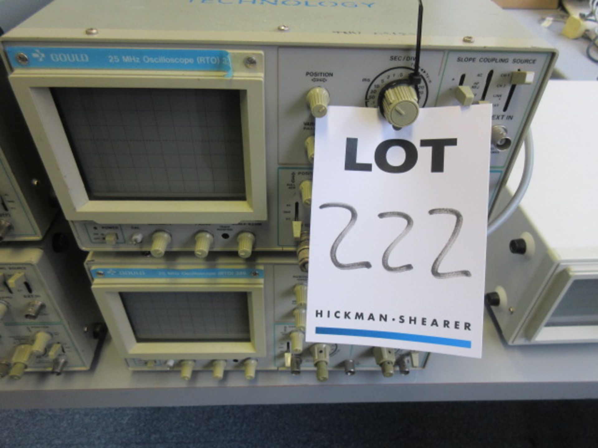 TWO GOULD 25 MHz (rto) 325 OSCILLOSCOPES - Bild 3 aus 3