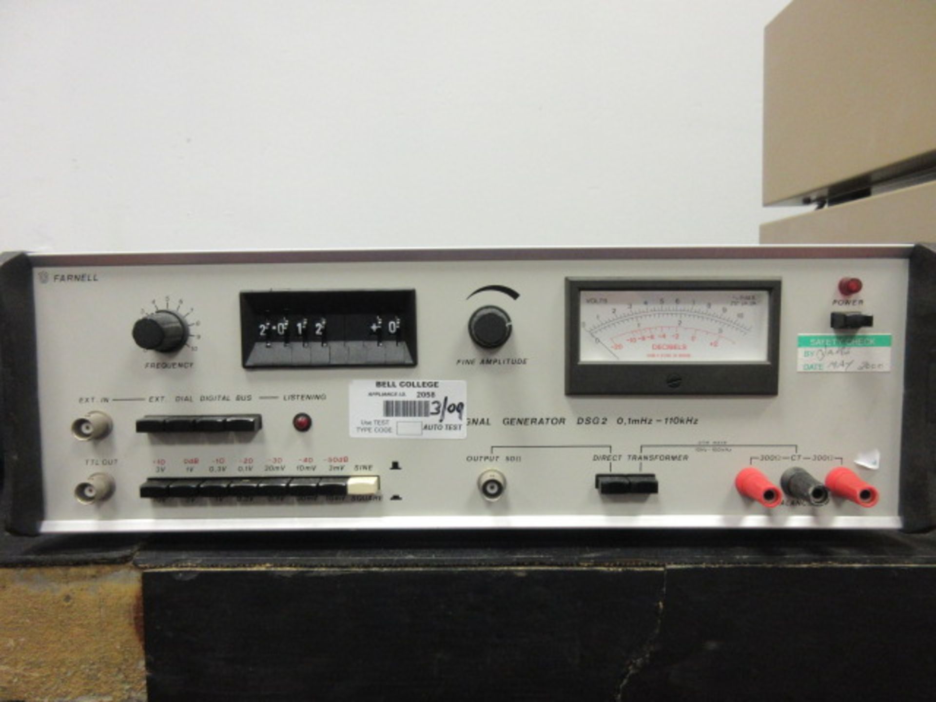 FARNELL DSG2 0.1MHz-110 KHz SIGNAL GENERATOR