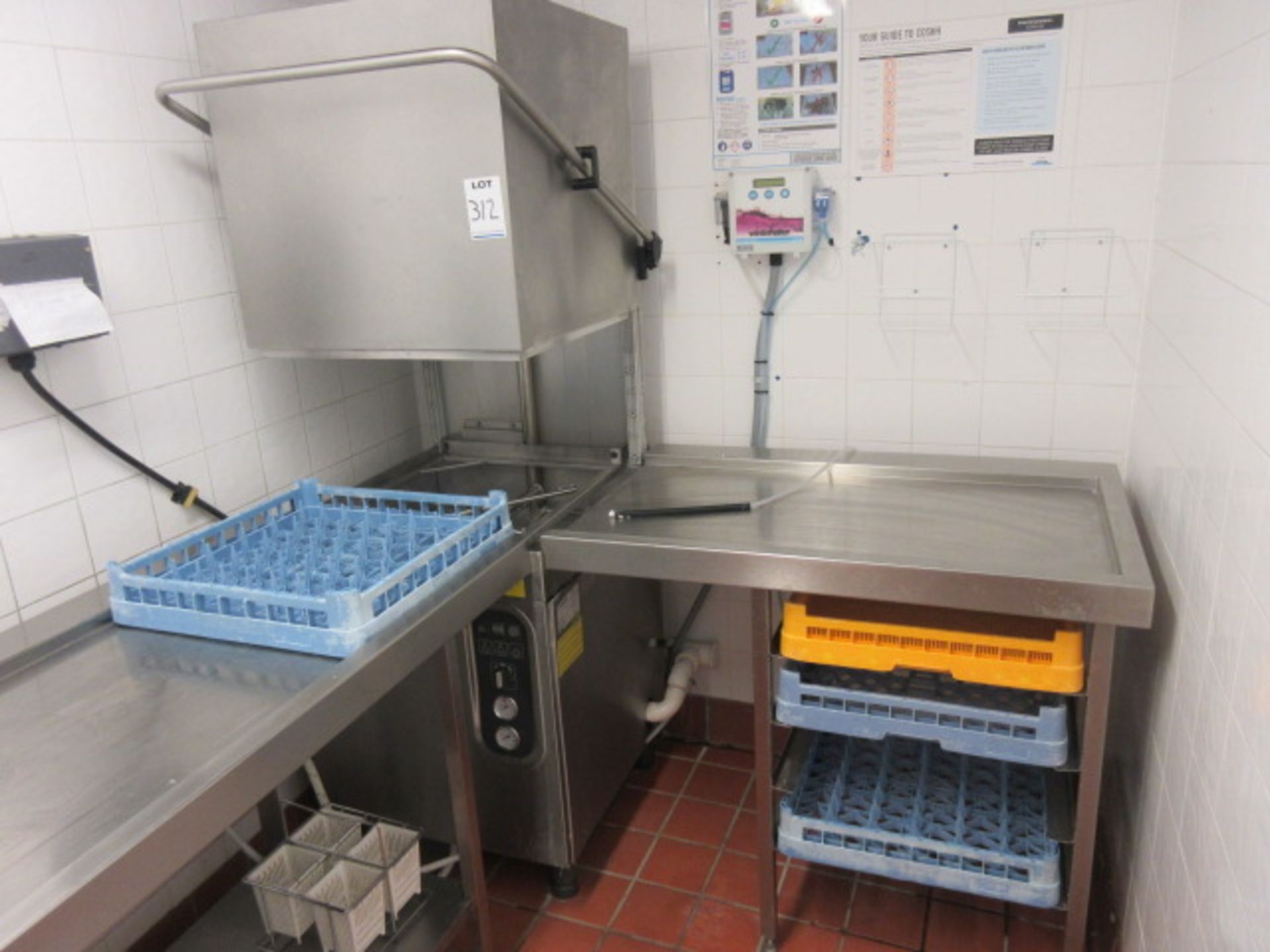 COMENDA C155 GLASS WASHER, INFEED DRAIN BOARD WITH A WASH FOOD MACHINATOR, SINK WITH FLEXI WASH