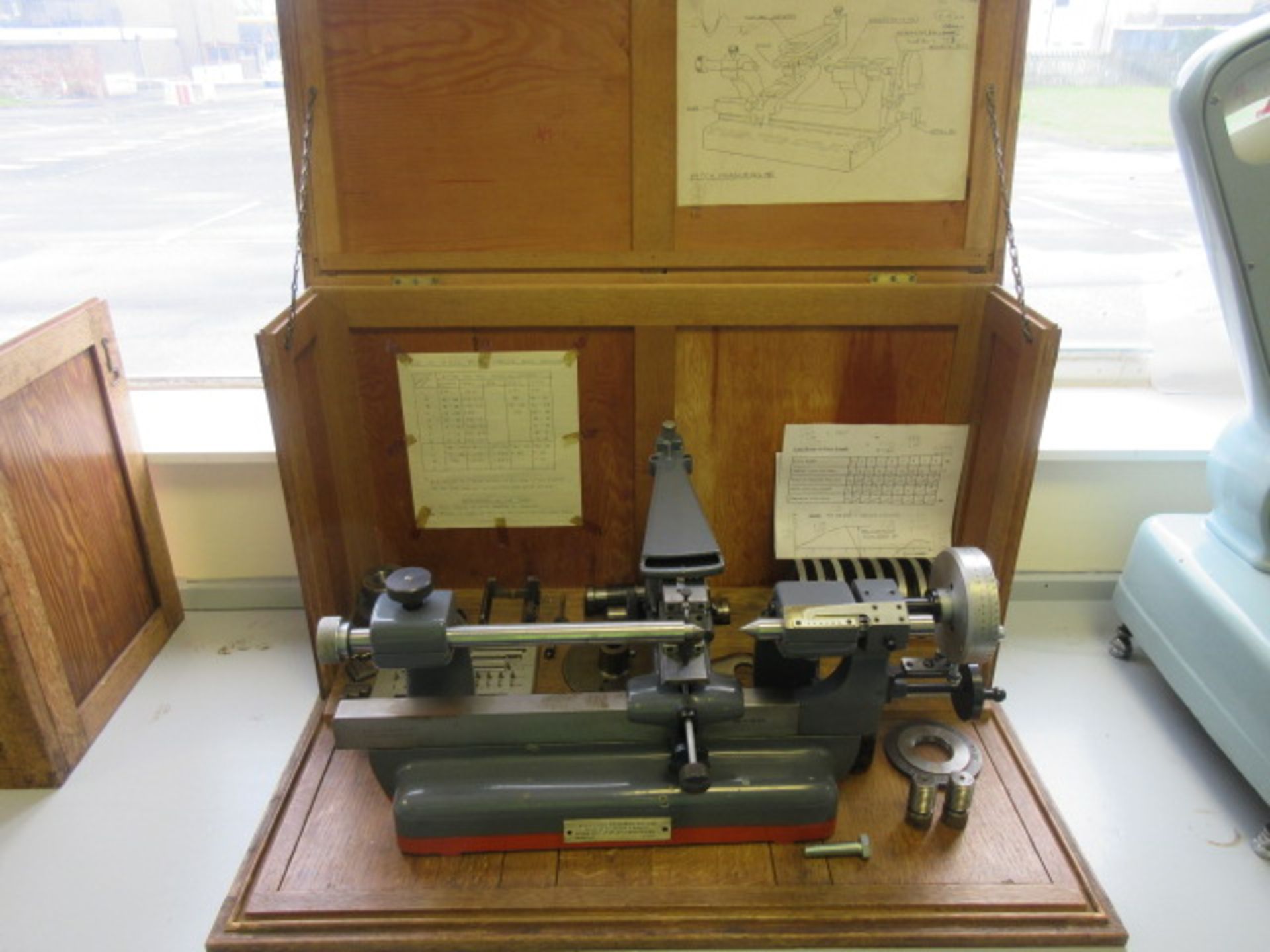 SIGMA 6'' x 9'' PITCH MEASURING MACHINE IN WOODEN CASE. S/N MN2115 (1950)