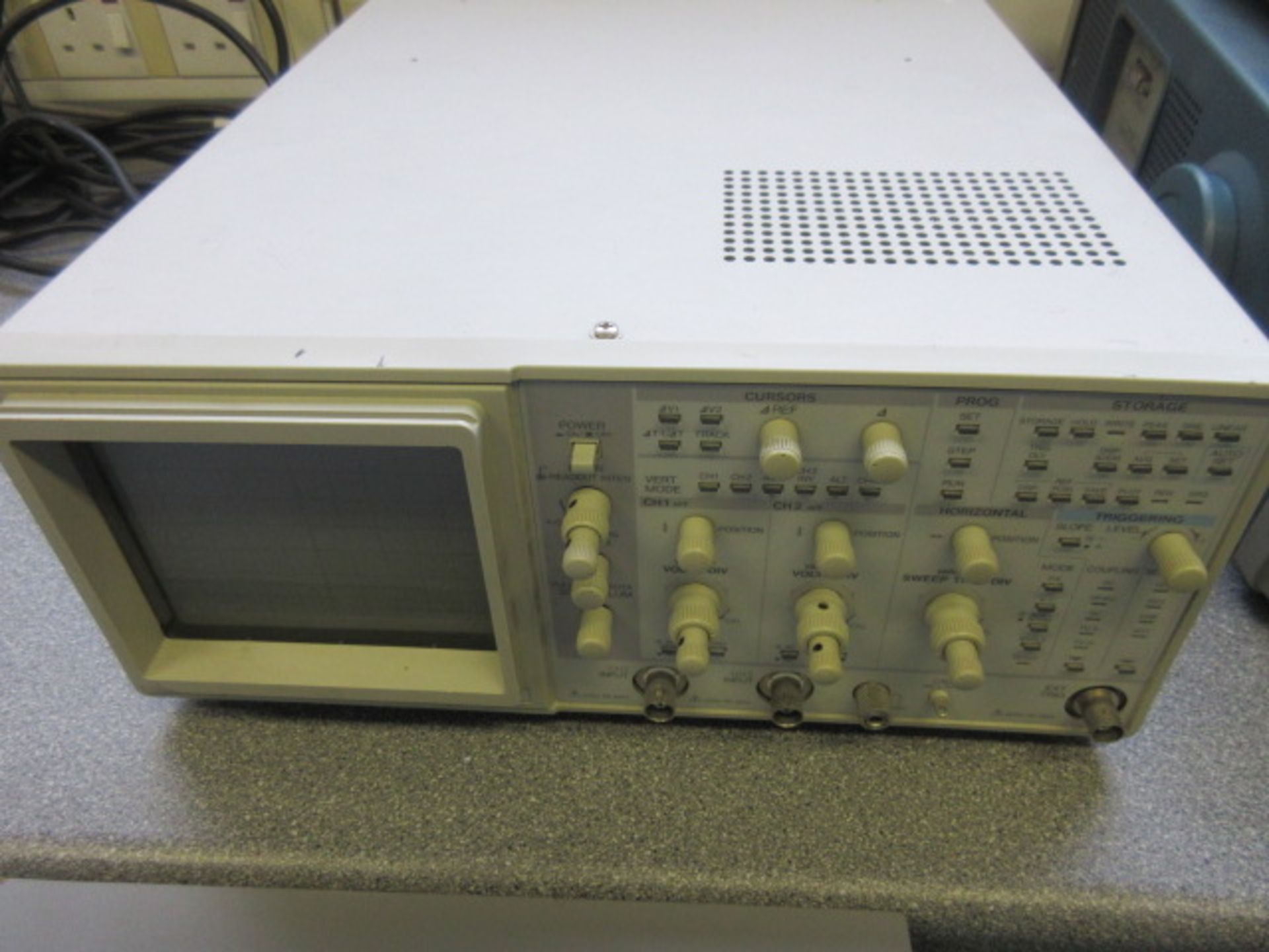 KENWOOD DCS-8200 PROGRAMMABLE DIGITAL STORAGE OSCILLOSCOPE