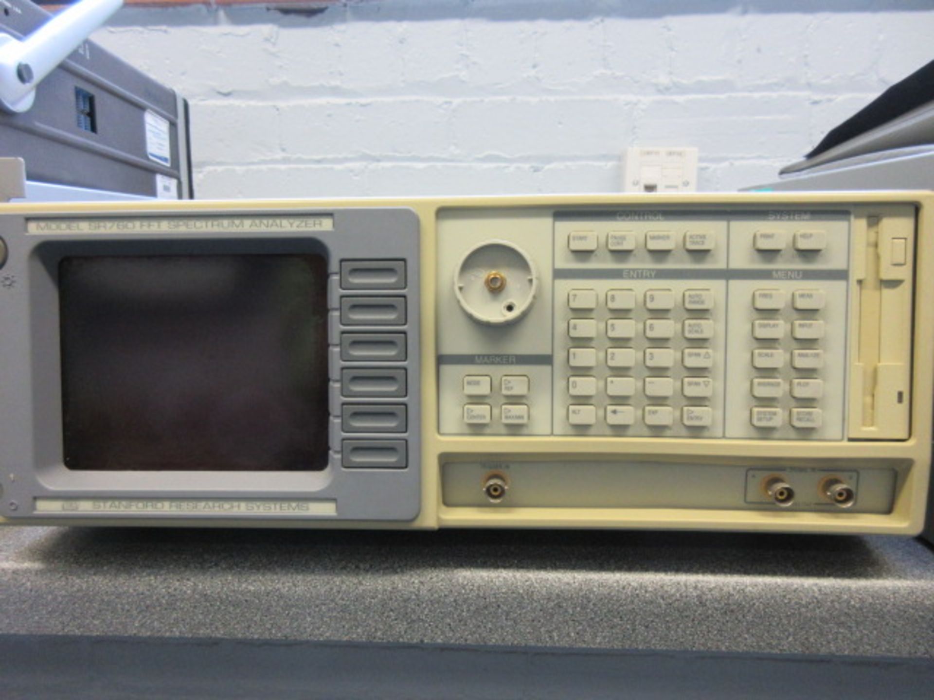 STANFORD RESEARCH SYSTEMS SR760 FFT SPECTRUM ANALYZER - Image 2 of 3