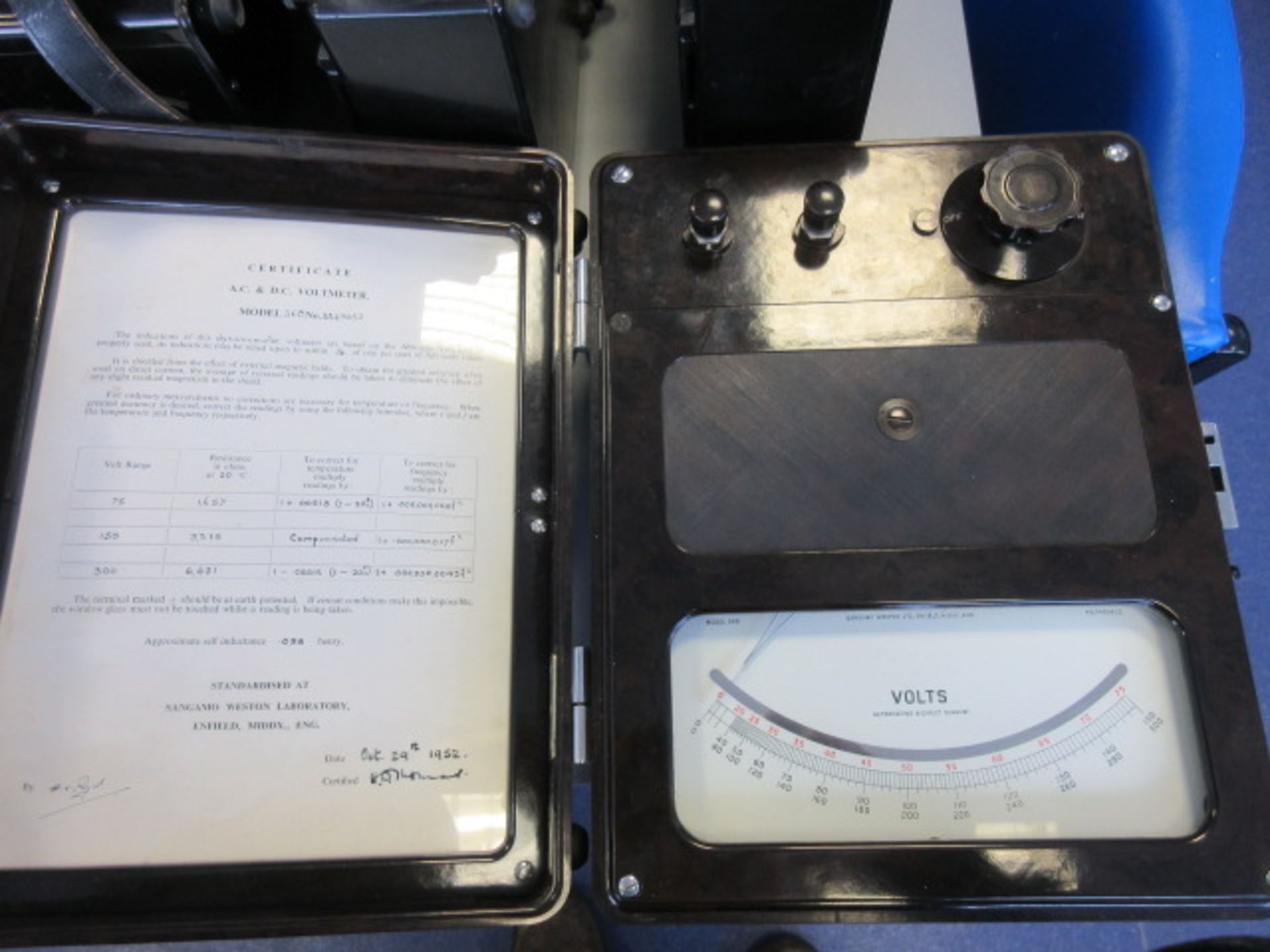 A SANGANO WESTERN KILOWATTS METER & A VOLT METER - Bild 2 aus 3