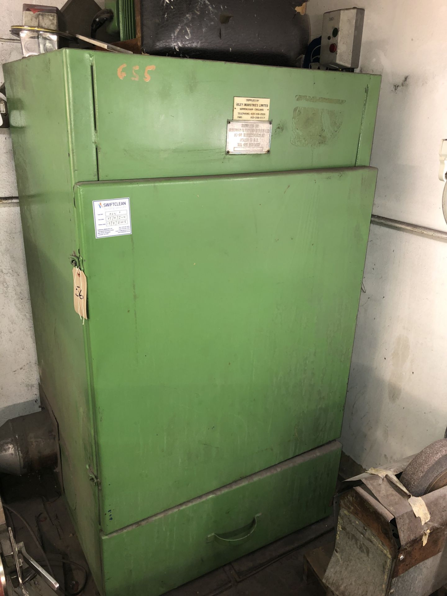 RODWAY & TAYLOR Dust Extraction cabinet 33x30x60"