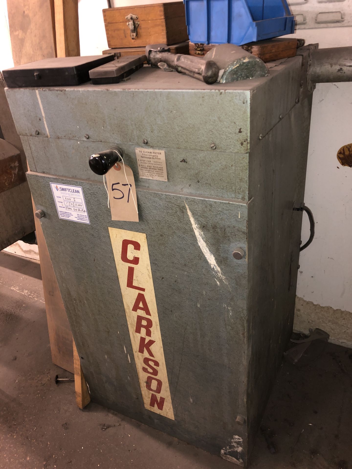 CLARKSON Dust Extraction cabinet 18x18x33"