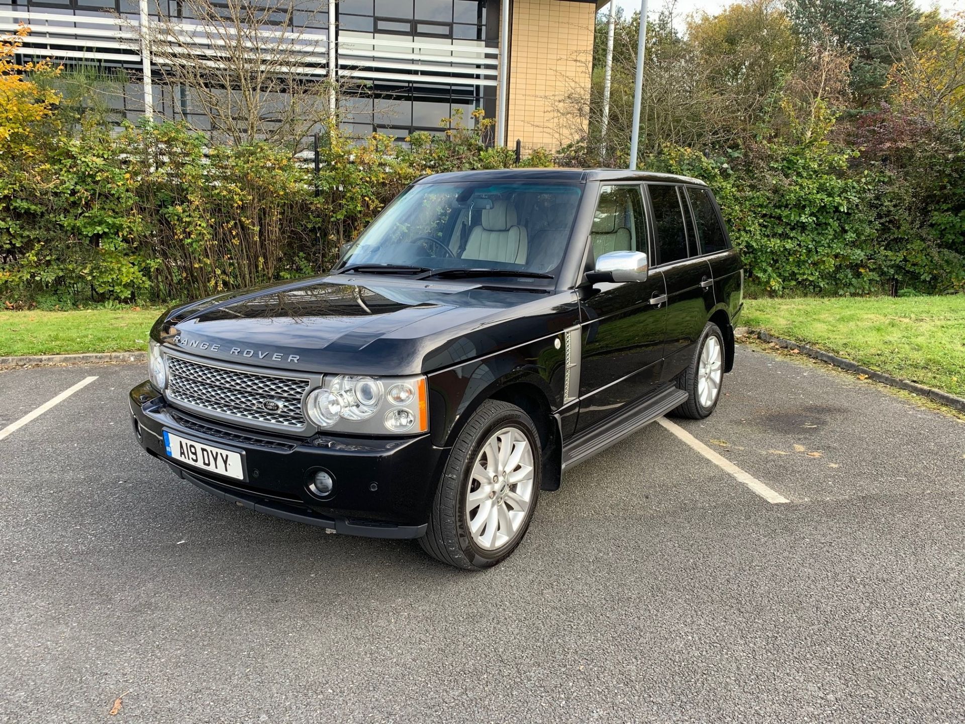 Range Rover Vogue TD V8 Automatic 3.6L Diesel 09 Reg - Beautiful Cream Leather Interior, Sat Nav etc - Image 9 of 23