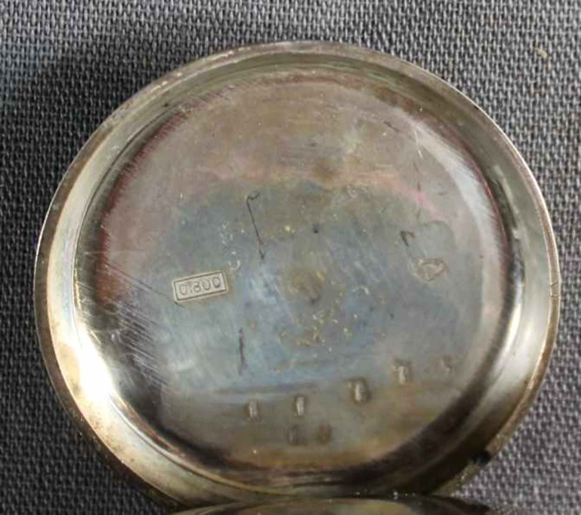 1 kleine Taschenuhr, Gehäuse Silber (800/000), punziert, Schlüsselaufzug, Schlüssel vorhanden, - Image 3 of 5