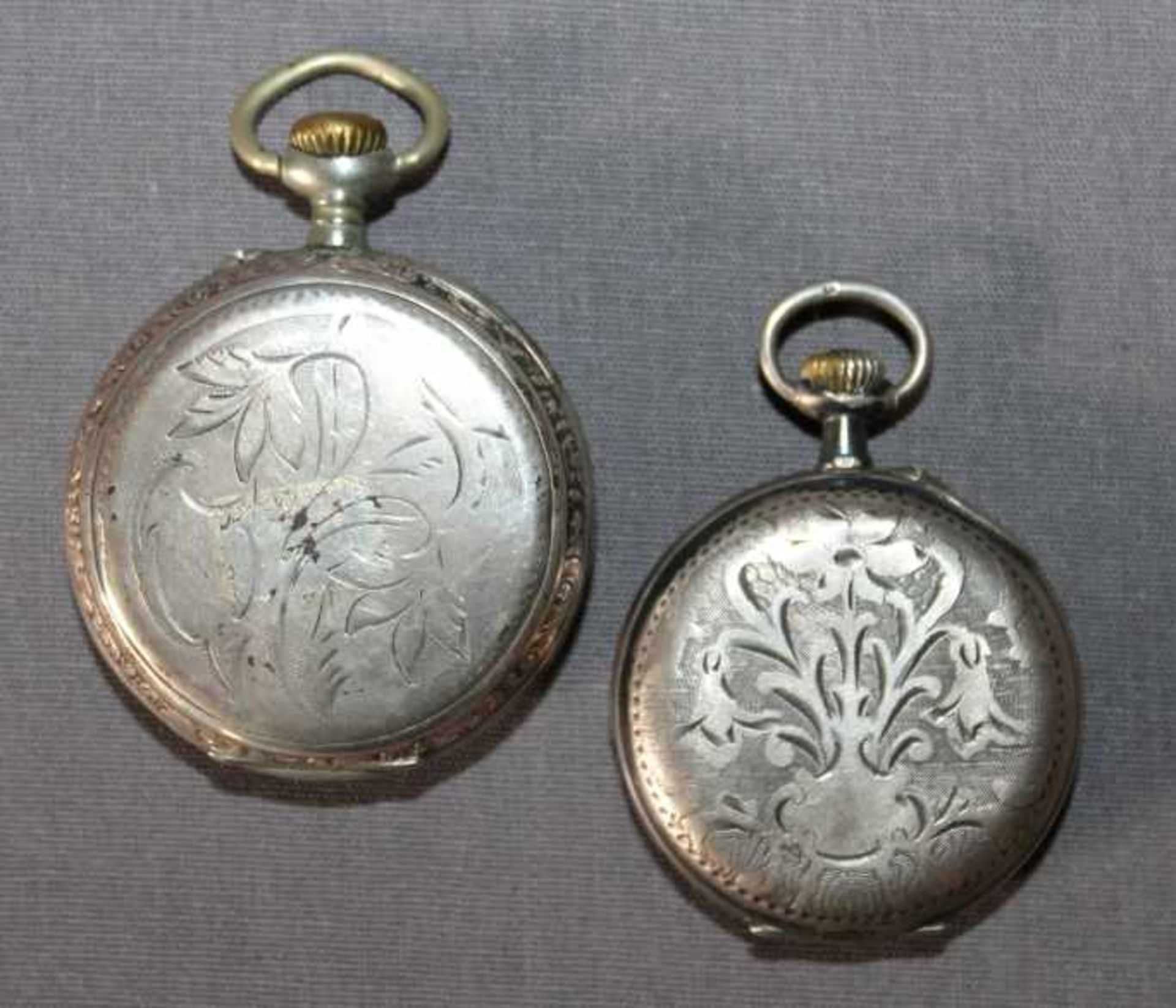 2 alte Taschenuhren Silber (800/000), punziert u.a. Halbmond und Krone, Gehäuserückseiten mit - Image 2 of 3