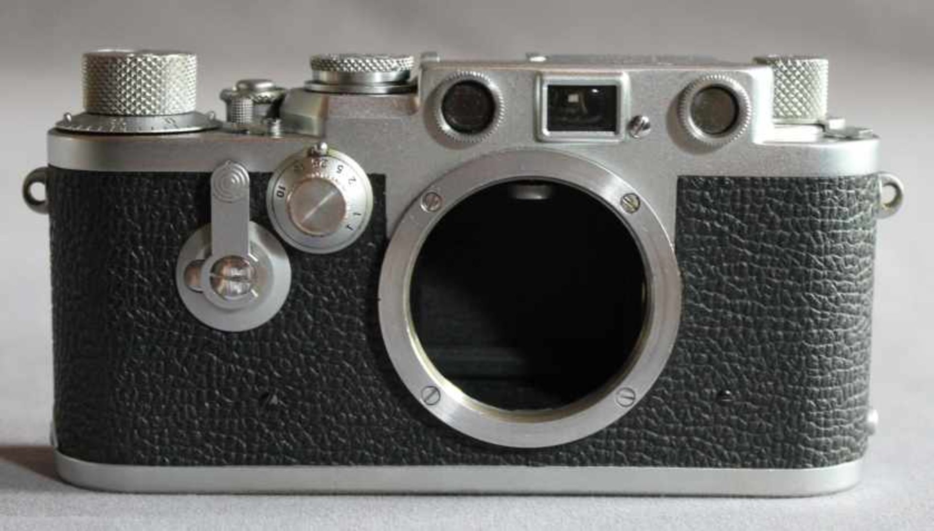1 Kamera-Body ohne Bereitschaftstasche "Leica, DBP Ernst Leitz GmbH", Modell IIIf (Baujahr 1950-
