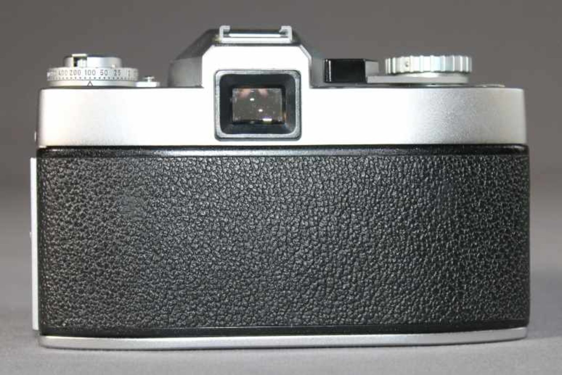1 Spiegelreflexkamera "Leicaflex", Gehäusenr. 1125311, mit Summicron-R 1:2/50 Nr. 2158237, manueller - Bild 2 aus 4