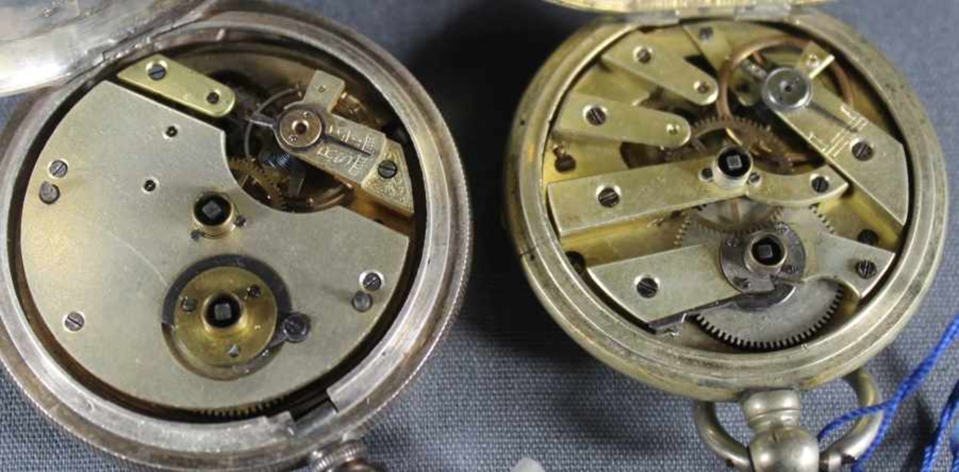 2 Taschenuhren Silber, punziert, weiße Zifferblätter mit schwarzen römischen Zahlen, kleine Sekunde, - Bild 3 aus 3