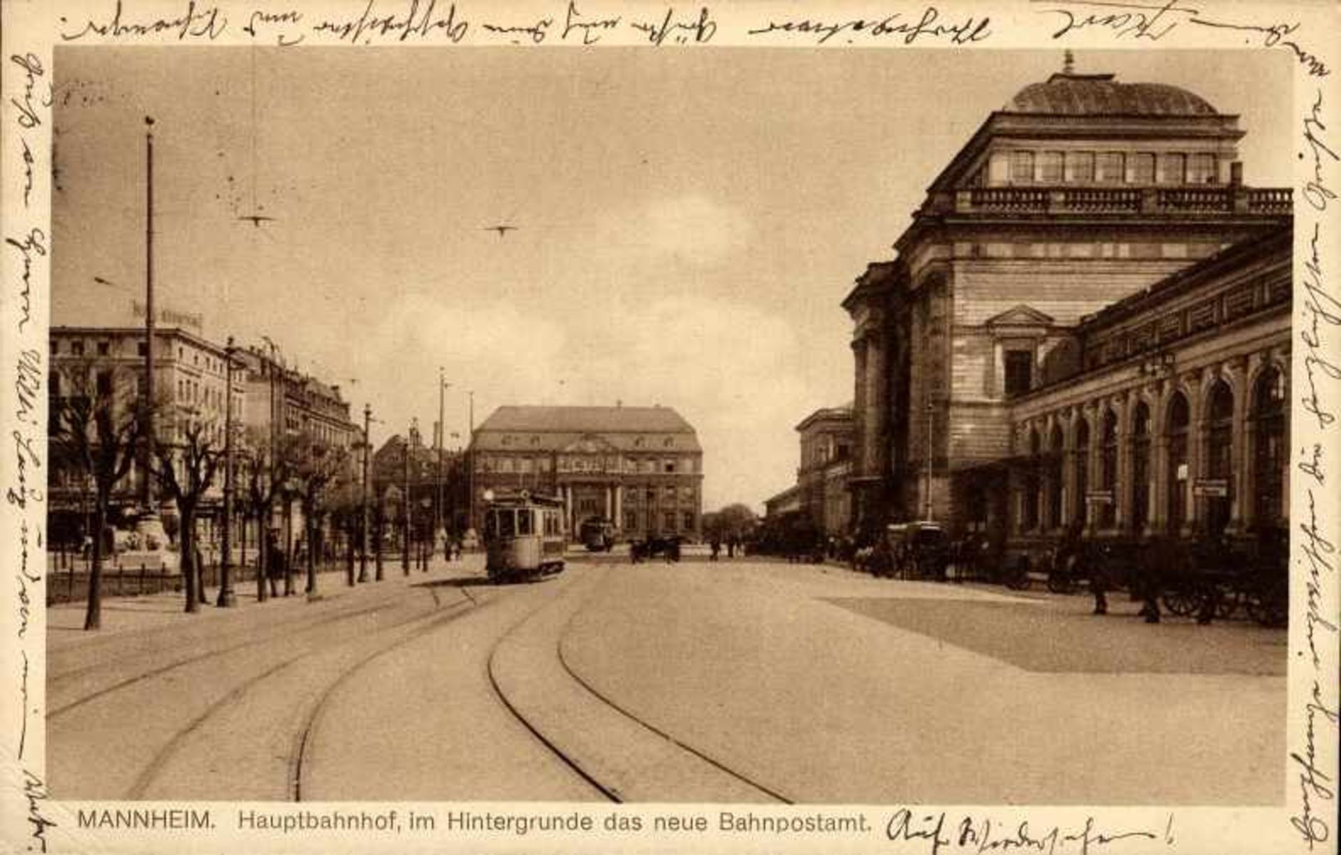 1 Postkarte, kleines Format, s/w, Mannheim - Hauptbahnhof, im Hintergrunde das neue Bahnpostamt, mit