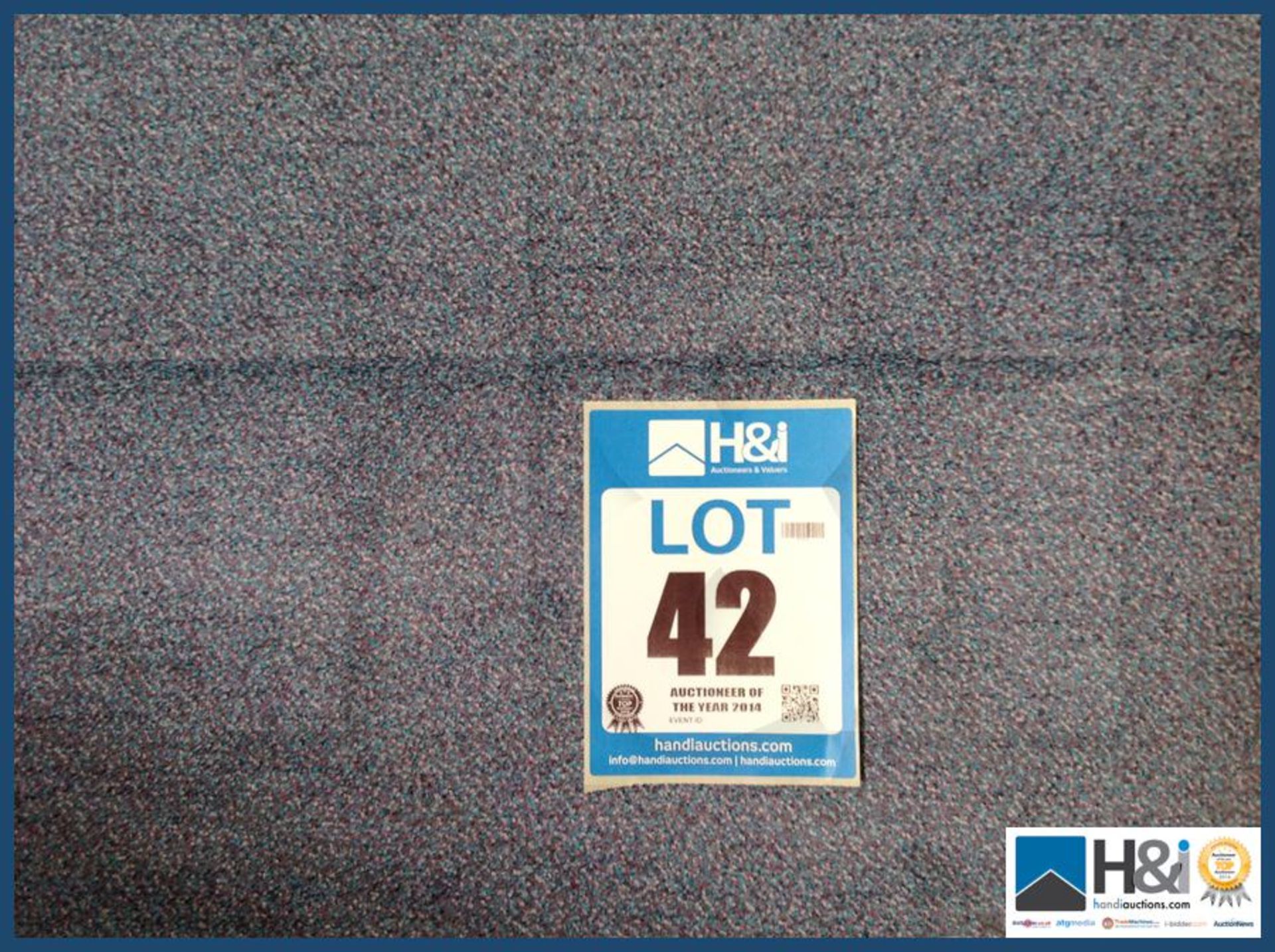 Approx 4.20 x 4.00 cut pile carpet. Man made yarn. Heavy wear. Aqua blue / grey colour mix. RRP GBP - Image 3 of 3