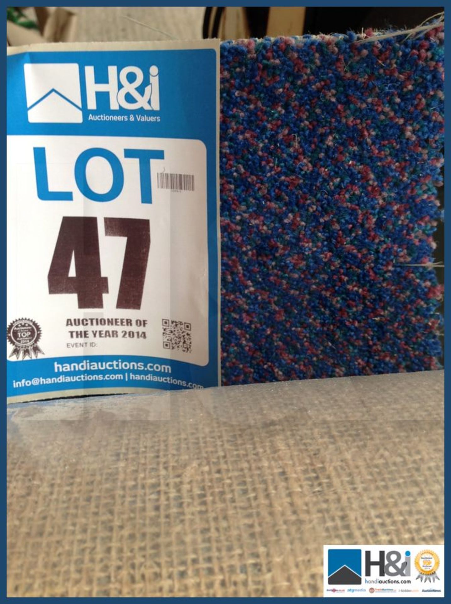 Approx 4.50 x 4.00 of 80% wool twist pile carpet. Heavy wear multicolour geometric design. Blue/gree - Image 3 of 3