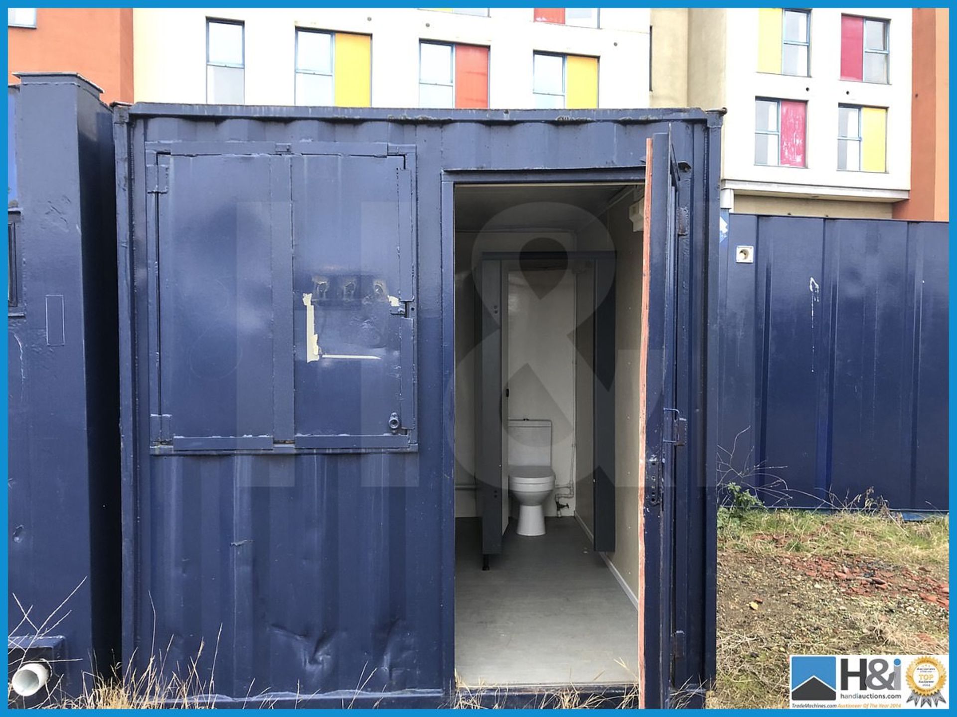Appx 11ft x 9ft gents site toilet block in excellent condition. Access for a hiab lorry is good. The