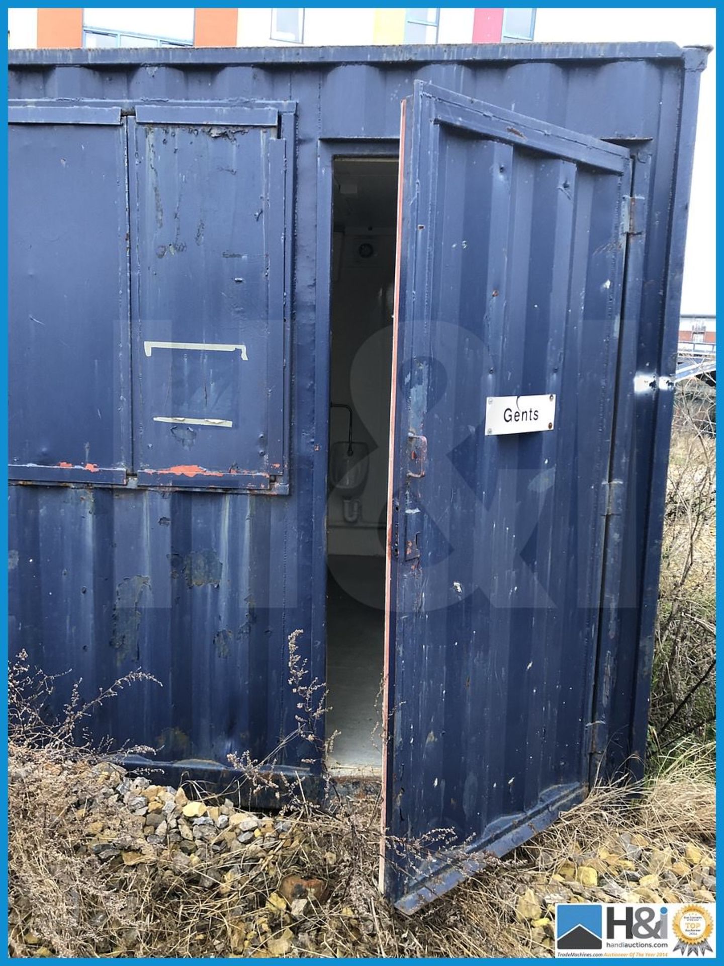 Appx 11ft x 9ft gents site toilet block in excellent condition. Access for a hiab lorry is good. The - Image 7 of 9