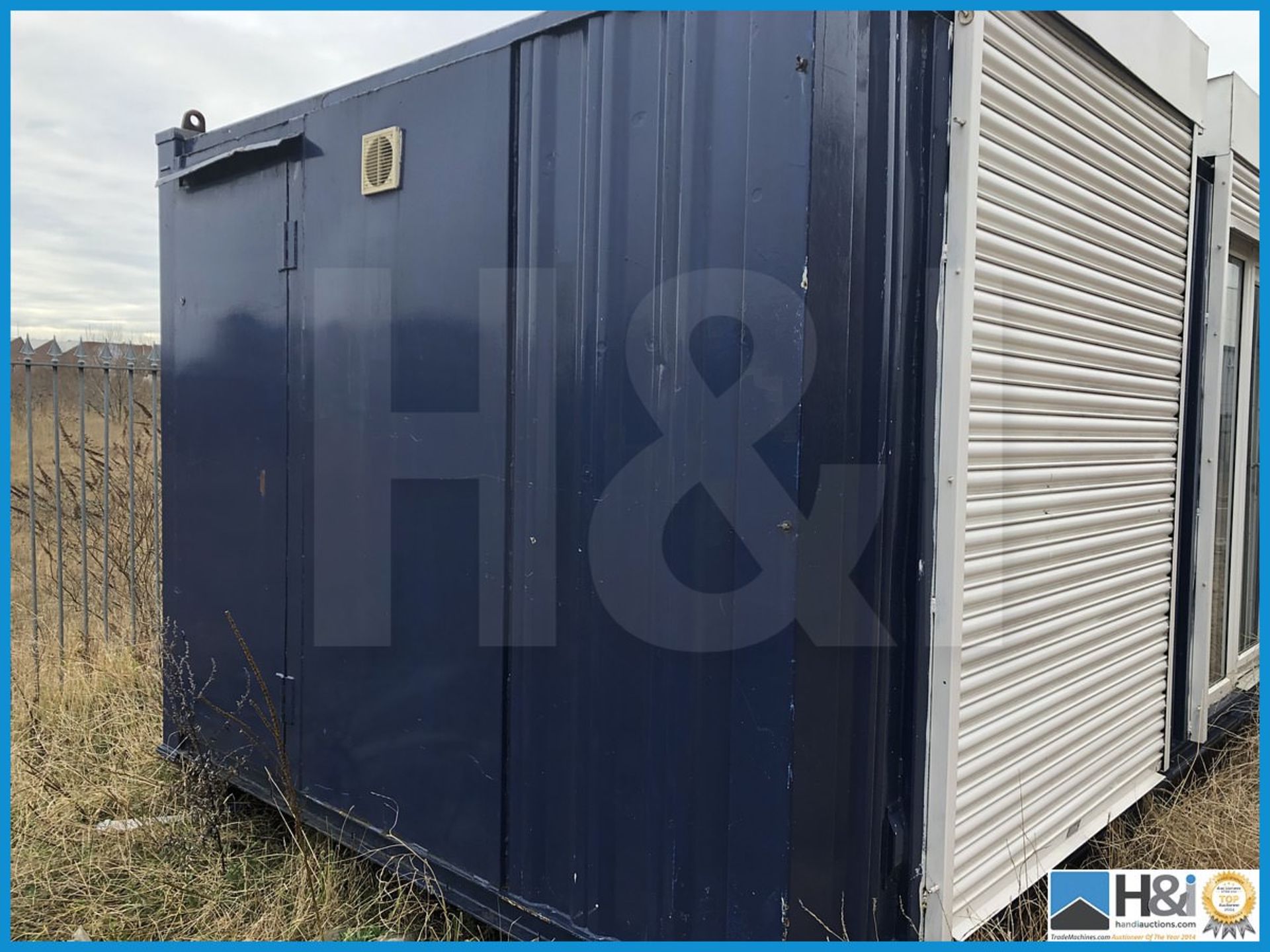 A used but in fine condition, 40ft site sales office with air conditioning and toilets, also contain - Image 2 of 8