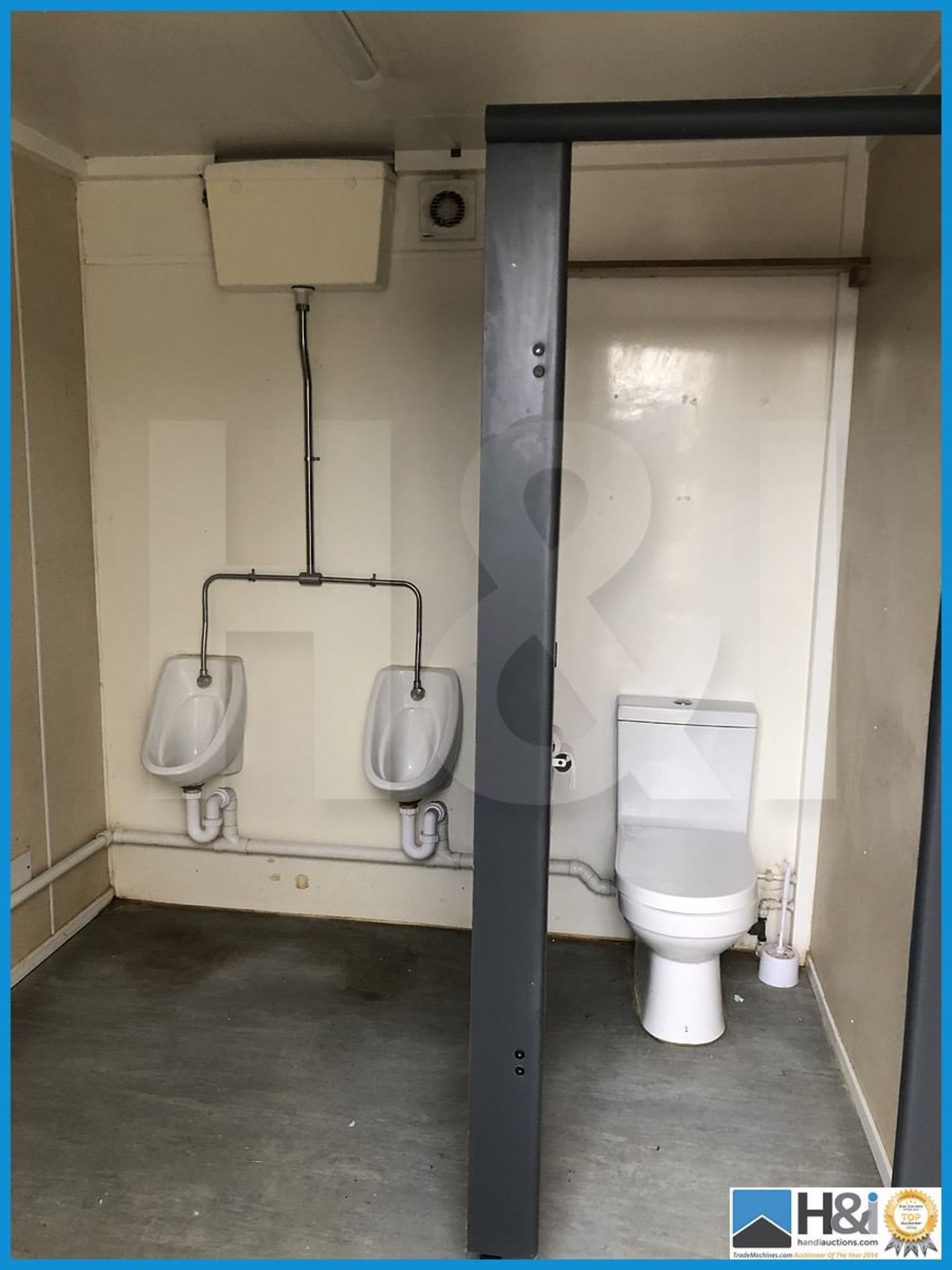 Appx 11ft x 9ft gents site toilet block in excellent condition. Access for a hiab lorry is good. The - Image 3 of 9