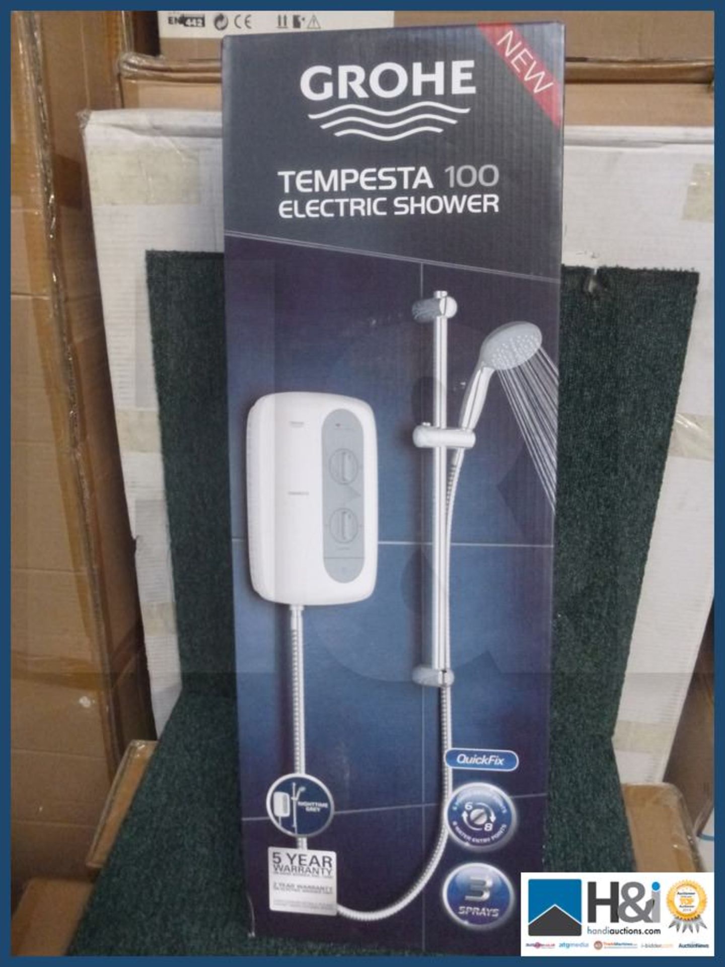 Grohe tempesta 100 (9.5kw) electric shower with shower rail kit .RRP 395 GBP.