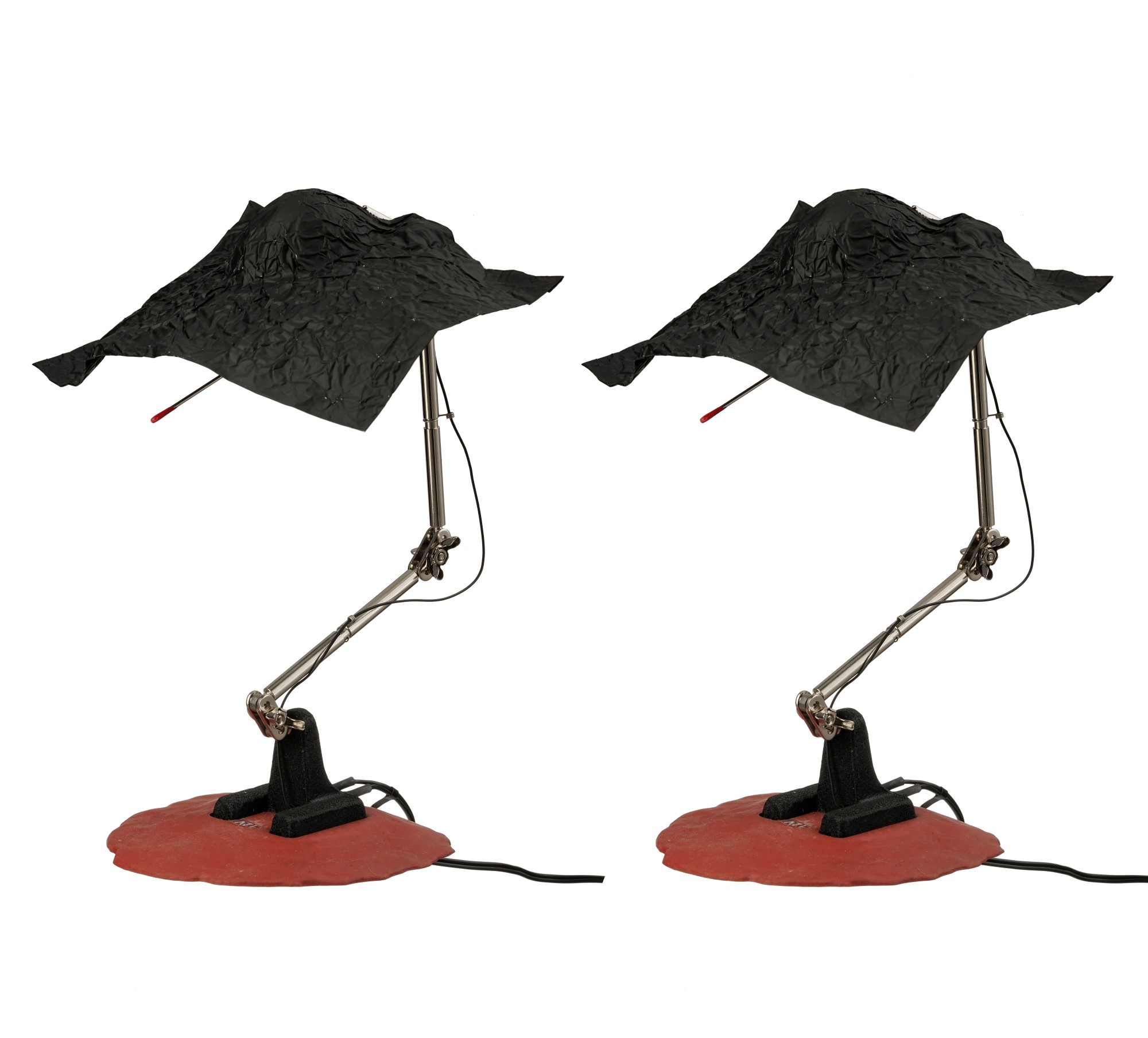 Paire de lampes de bureau Don Quixote par Ingo Maurer (1932) - à bras en aluminium et acier - base