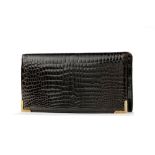 Gurtner - sac baguette clutch en baby crocodile marron cognac - angles en métal doré côtelé -