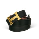 Hermès - ceinture réversible - boucle en H plaqué or - année 2007 - un côté cuir noir lisse - l'