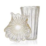 Ensemble d'1 vase et 1 coupe en verre de Murano par Formia. A inclusions de paillons or - h. 36 -