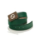 Gucci - ceinture en cuir vert lisse - boucle en bois avec GG en médaillon - T85 /