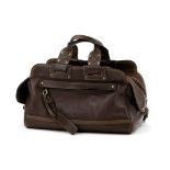 Mulberry - for Giles Deacon - sac holdall Weekend en cuir brun - surpiqûres beige - poche sur le