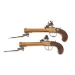 Paire de pistolets de marine à silex. baïonnettes escamotables. circa 1800. Angleterre. long. (sans