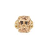 Bague or rose 750 sertie d'une morganite entourée et épaulée de diamants taille brillant
