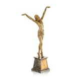 Dimitri Chiparus (1886-1947). "Danseuse égyptienne". sculpture en bronze doré. socle en marbre. plaq