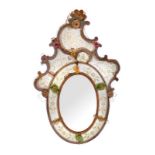 Miroir à parecloses. Murano. 1ère moitié du XXe s.. en verre. à décor gravé de fleurs. fronton asymé