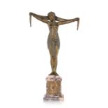 Dimitri Chiparus (1886-1947). "Danseuse égyptienne au turban". sculpture en bronze patine verte. sig