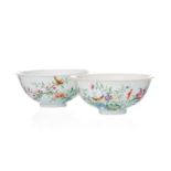 Paire de bols en porcelaine. Chine. XXe s.. diam. 11.5 cm A pair of porcelain bowls. China. 20th cen
