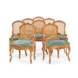 Paire de fauteuils et suite de 6 chaises à la reine d'époque Louis XV par Jean Baptiste Gourdin. en