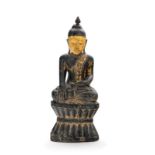 Bouddha assis. sculpture en bois laqué et doré. Birmanie. XIXe s.. 97 cm A lacquer and gilt wood ca