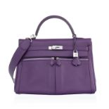 Hermès. sac Kelly Lakis 35 en Swift Ultra violet. 2013. palladiée. tirette clochette. 2 clefs. caden