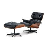 Fauteuil Lounge Chair et son ottoman par Charles (1907-1978) et Ray (1912-1989) Eames. édition Co.fe