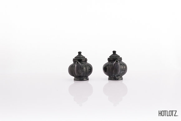 A PAIR OF CHINESE SMALL CARVED STONE TEAPOTS - Image 3 of 7